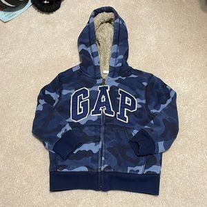 Gap fleeced line boys zip up